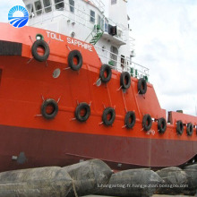 ballons marins pour le lancement de barge dans le chantier naval en Indonésie